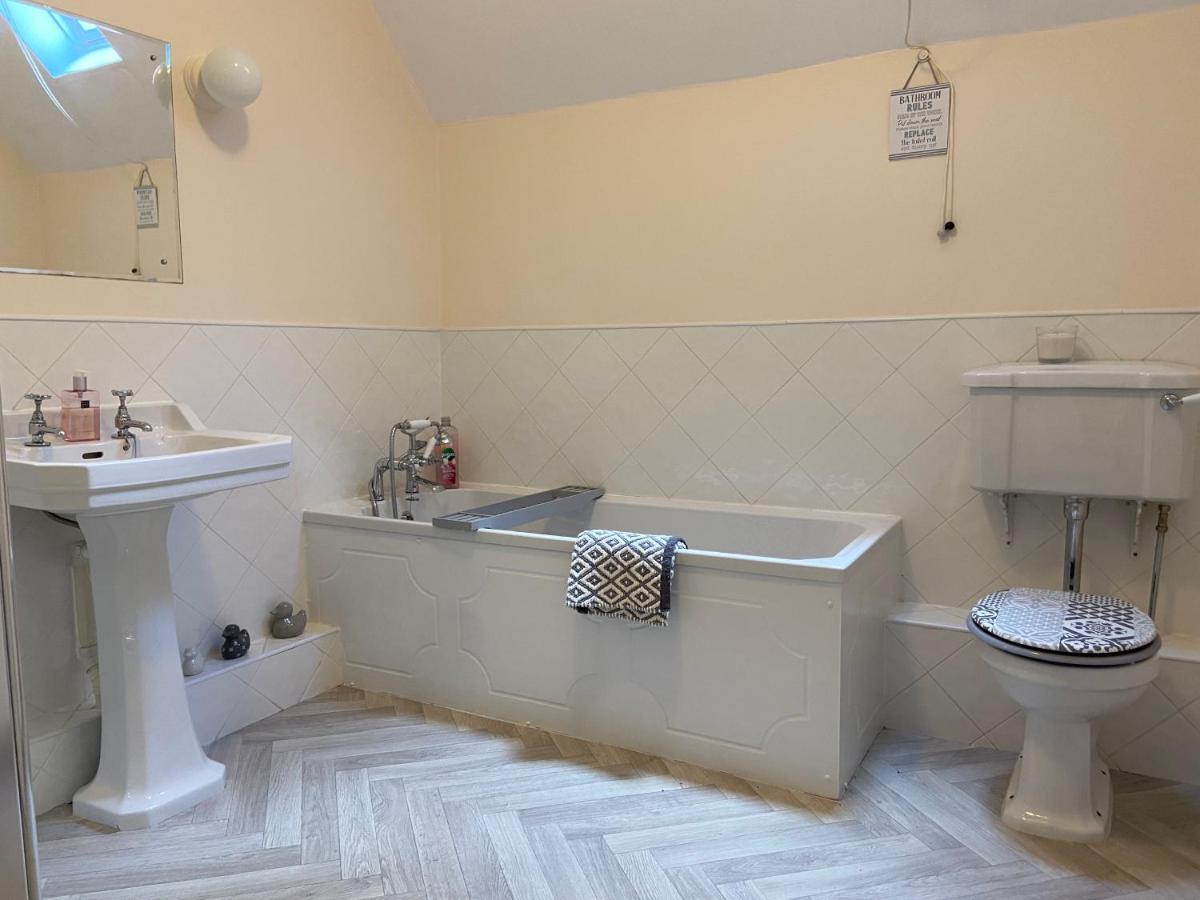 Auchendinny Fabulous 2 Bedroom House Just Outside Edinburgh מראה חיצוני תמונה